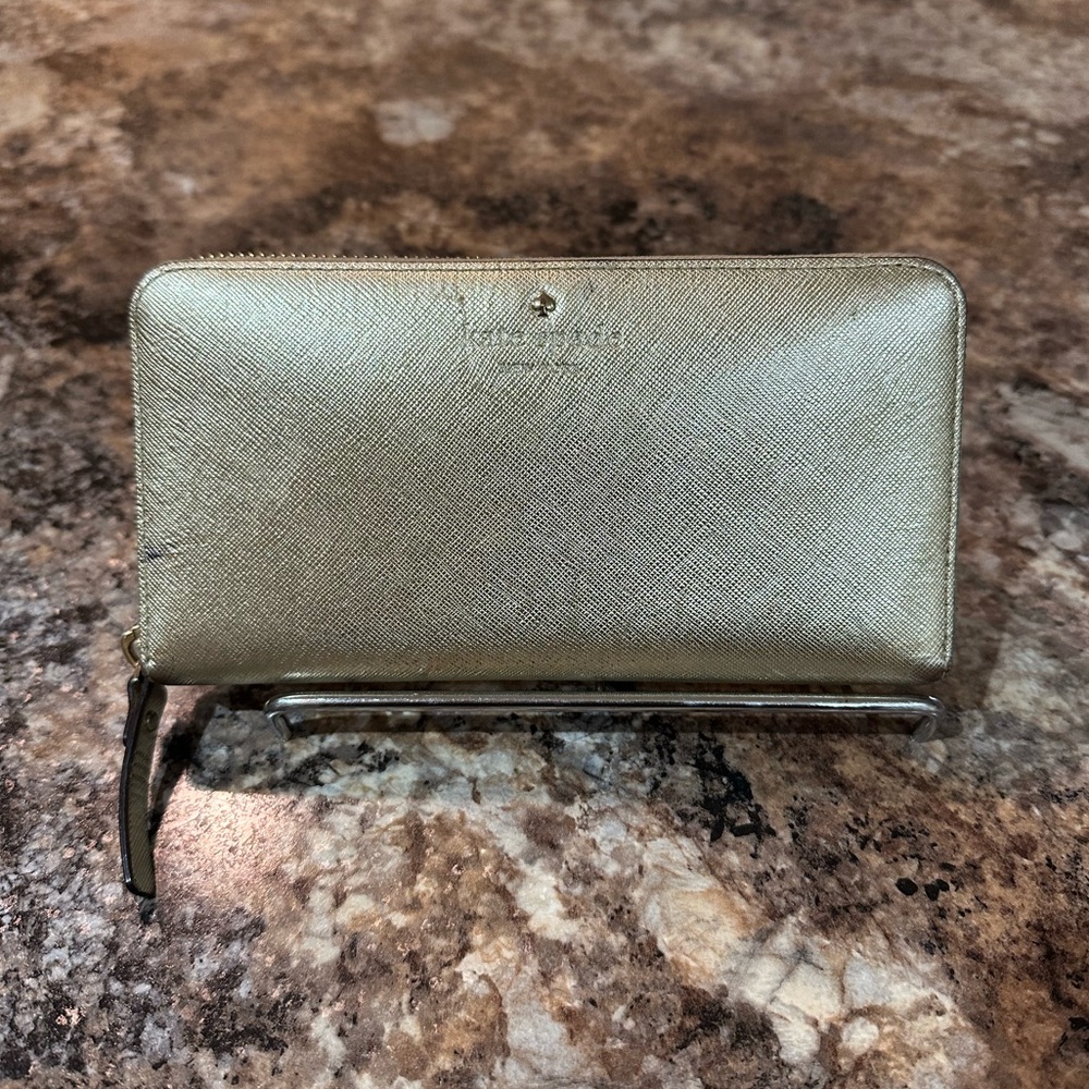 Kate Spade Wallet - Picture 2 of 11